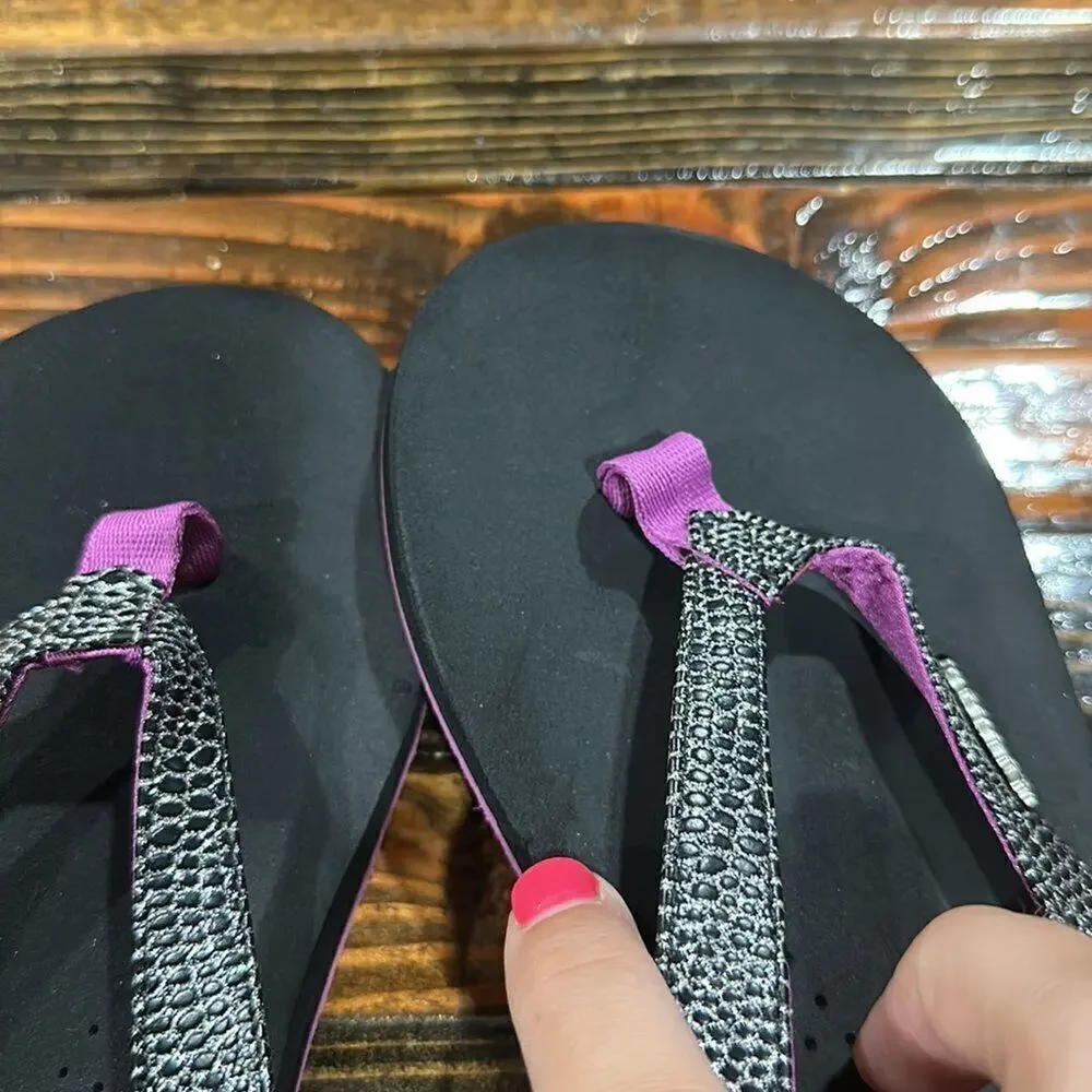 Reef Black and Purple Glittery Flip Flops 4/5